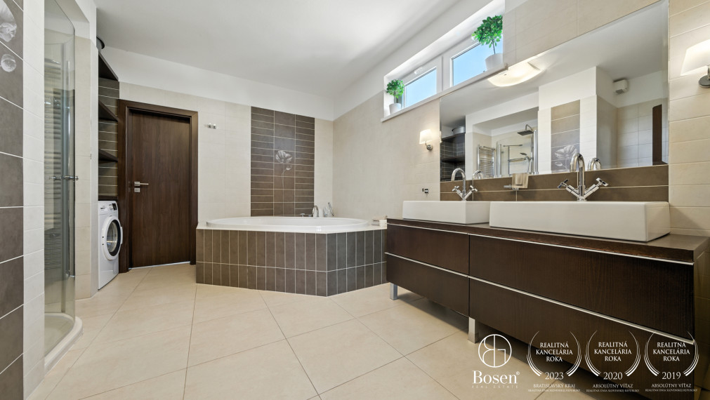 BOSEN | Space, light, privacy – penthouse – 267 m2 | Kramáre – Uhrova Street