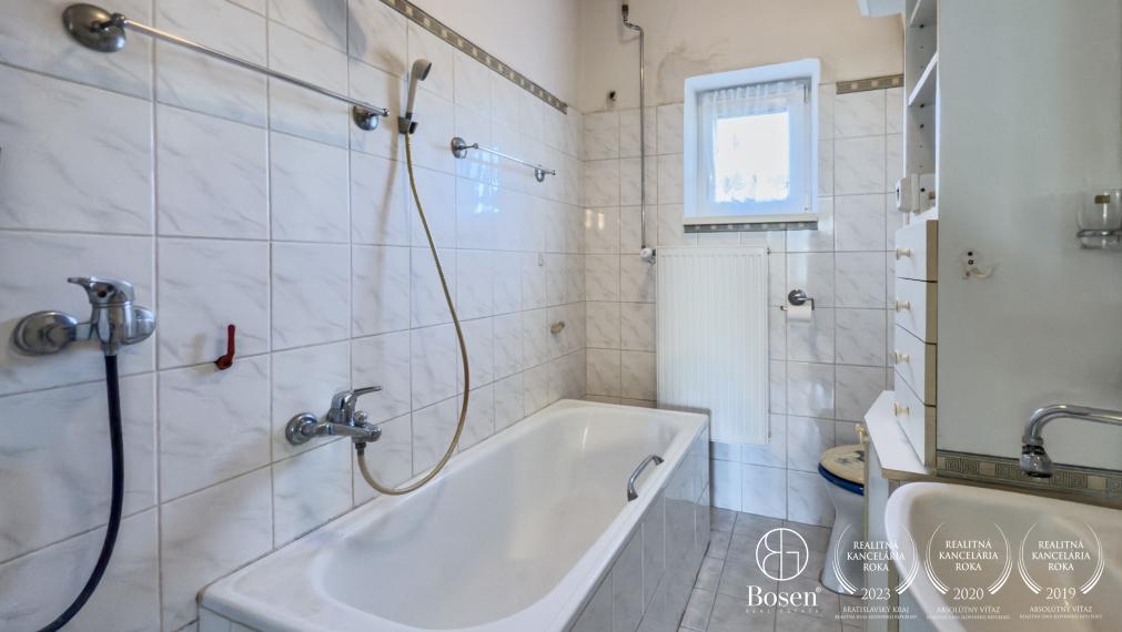 BOSEN | Útulný rodinný dom s peknou záhradou, Fiľakovo, Ružová ulica