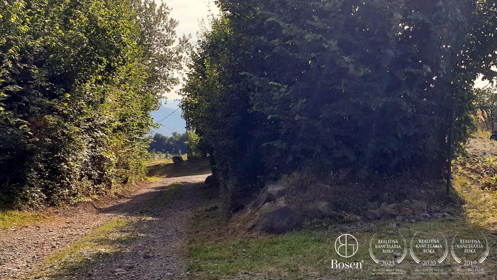 BOSEN | Pozemok, jazierko, výhľad, projekt, povolenie, siete