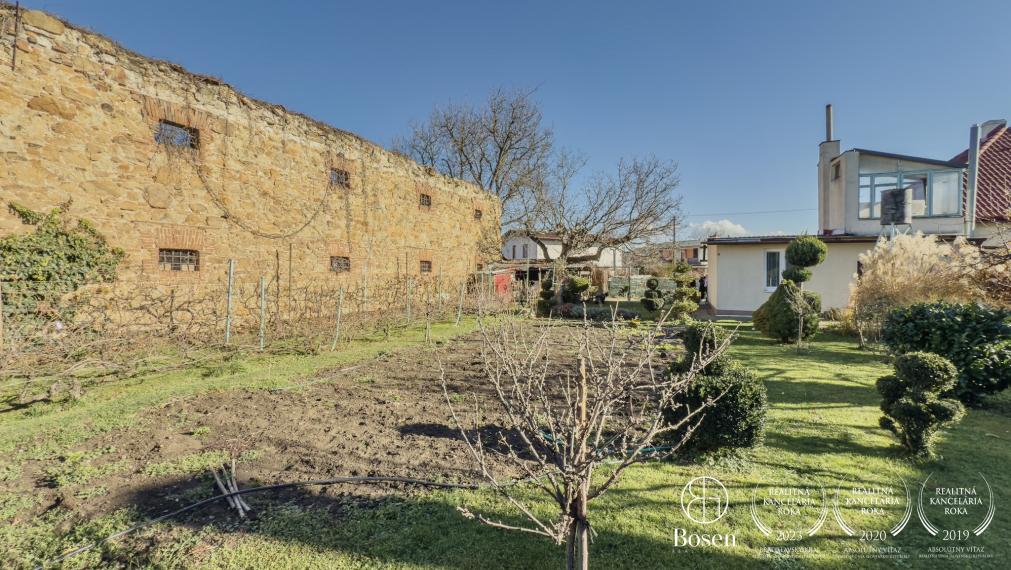 BOSEN | Útulný rodinný dom s peknou záhradou, Fiľakovo, Ružová ulica