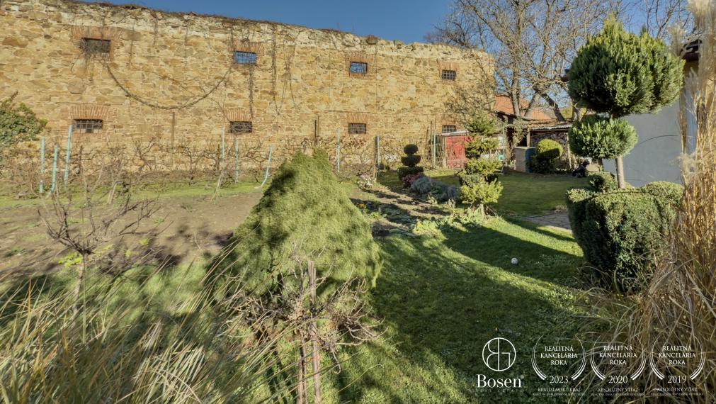 BOSEN | Útulný rodinný dom s peknou záhradou, Fiľakovo, Ružová ulica