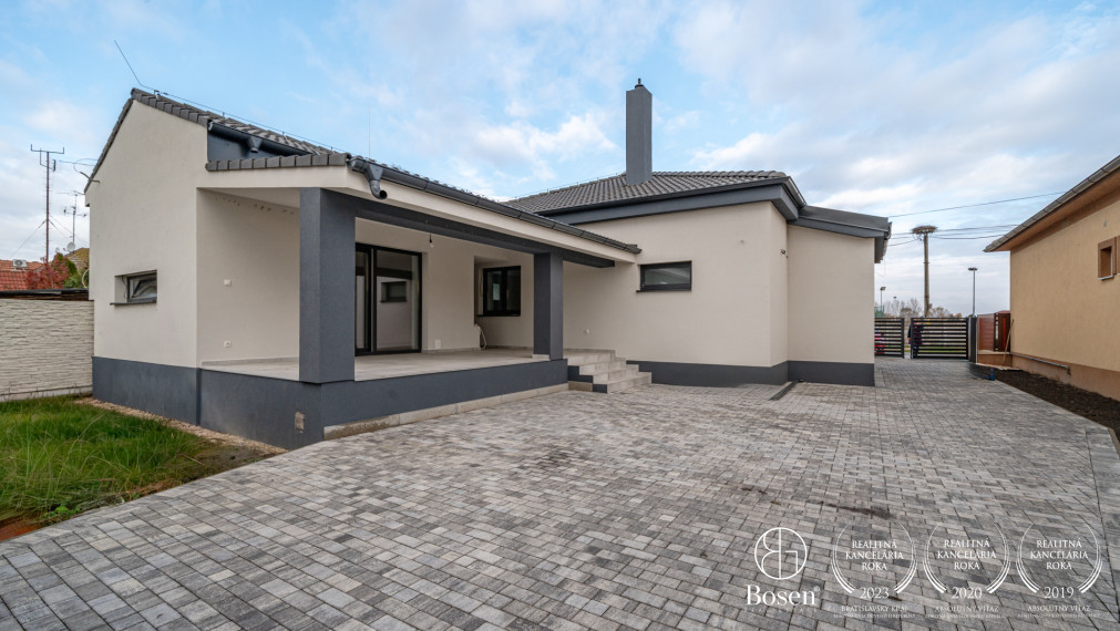 BOSEN | Moderný rodinný dom 147 m2 s veľkou záhradou, garáž, pivnica, Veľké Dvorníky
