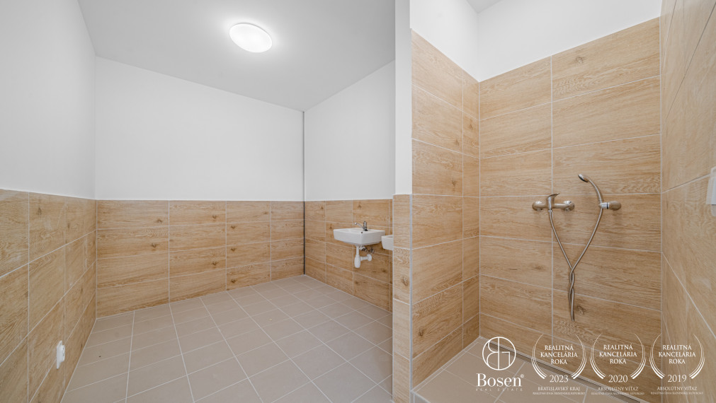 BOSEN | Novopostavená hala s administratívnym priestorom, Stupava