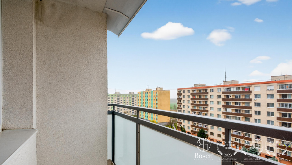 BOSEN | Slnečný 3 - izbový byt v Malackách na sídlisku Juh s dvoma loggiami