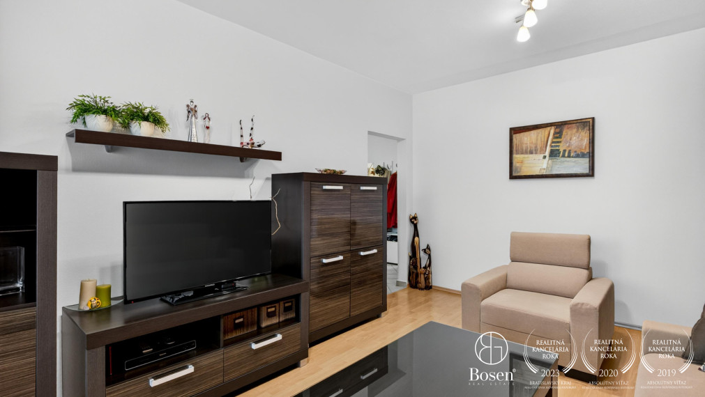 BOSEN | Slnečný 3 - izbový byt v Malackách na sídlisku Juh s dvoma loggiami