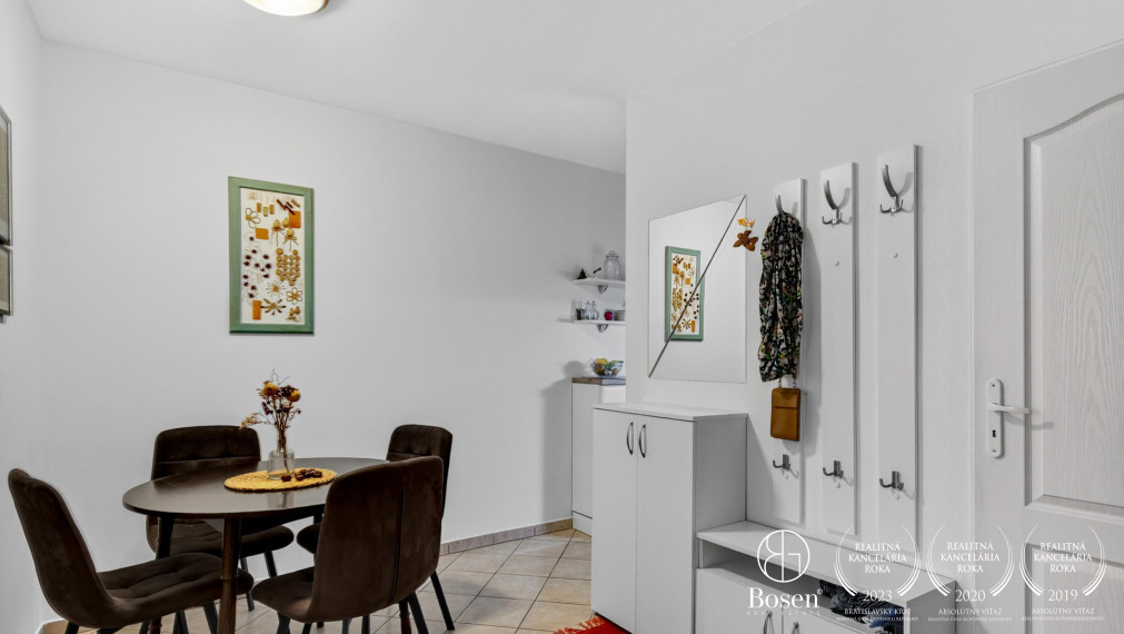 BOSEN | Slnečný 3 - izbový byt v Malackách na sídlisku Juh s dvoma loggiami