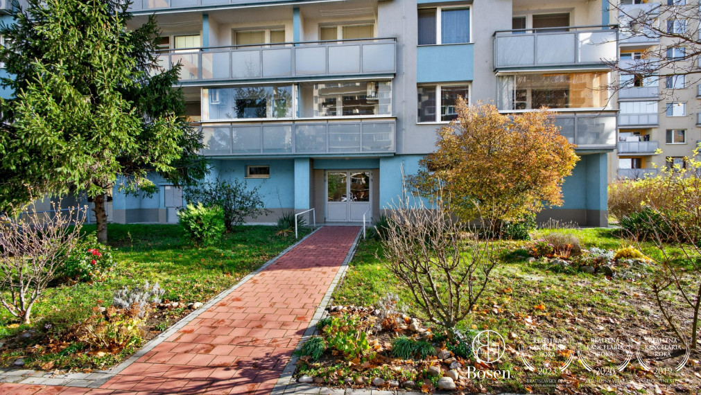 BOSEN | Slnečný 3 - izbový byt v Malackách na sídlisku Juh s dvoma loggiami