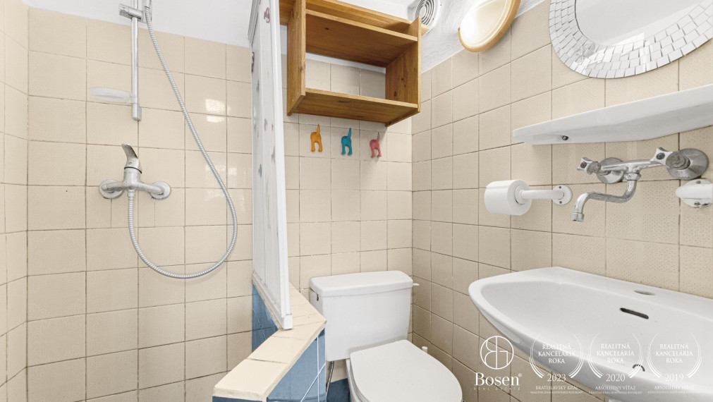 Rekreačná chata so súpisným číslom na predaj!