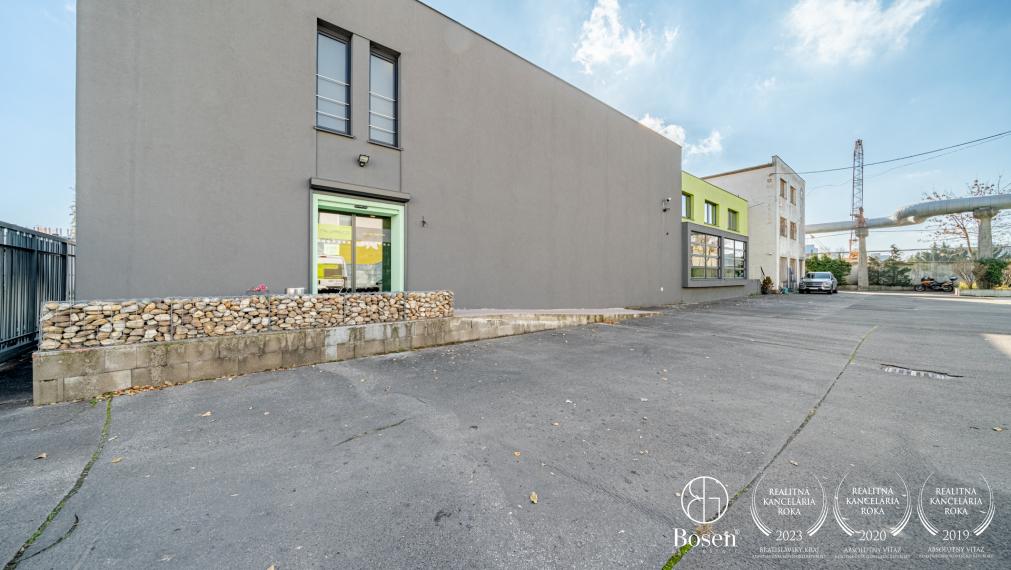 BOSEN | Areál s budovou, skladom a dostatkom parkovania