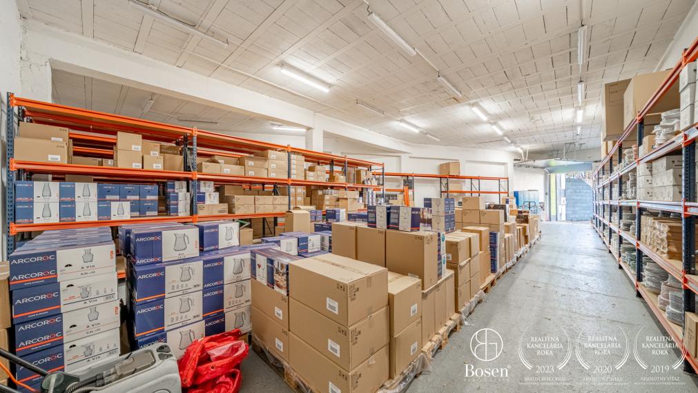 BOSEN | Areál s budovou, skladom a dostatkom parkovania