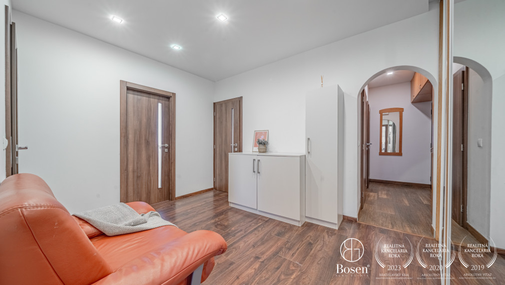 BOSEN | Zrekonštruovaný a zariadený 3 izbový byt na Jasovskej ulici, Bratislava