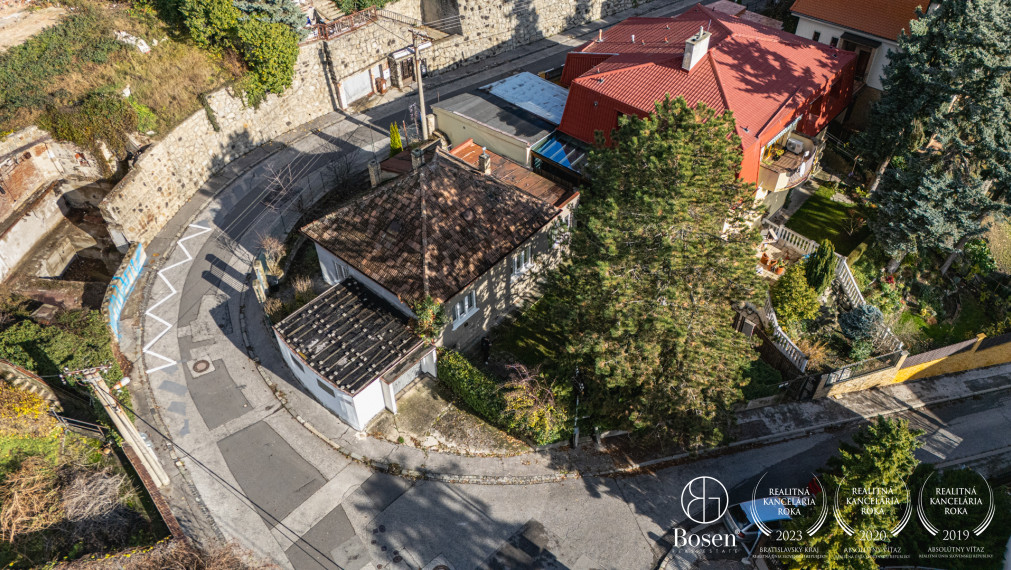 BOSEN | Jedinečná ponuka – rodinný dom na Partizánskej ulici, Staré Mesto