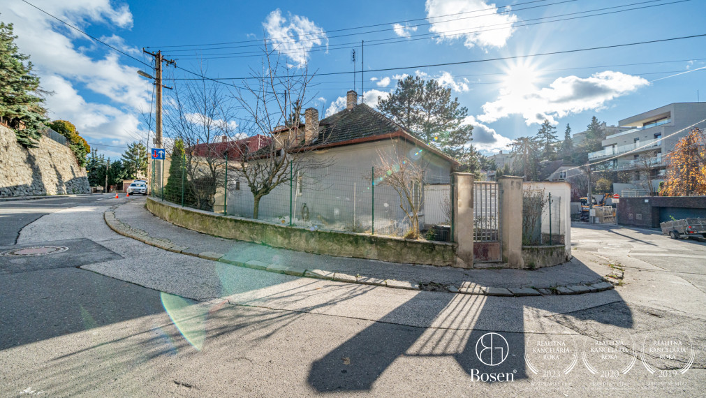 BOSEN | Jedinečná ponuka – rodinný dom na Partizánskej ulici, Staré Mesto