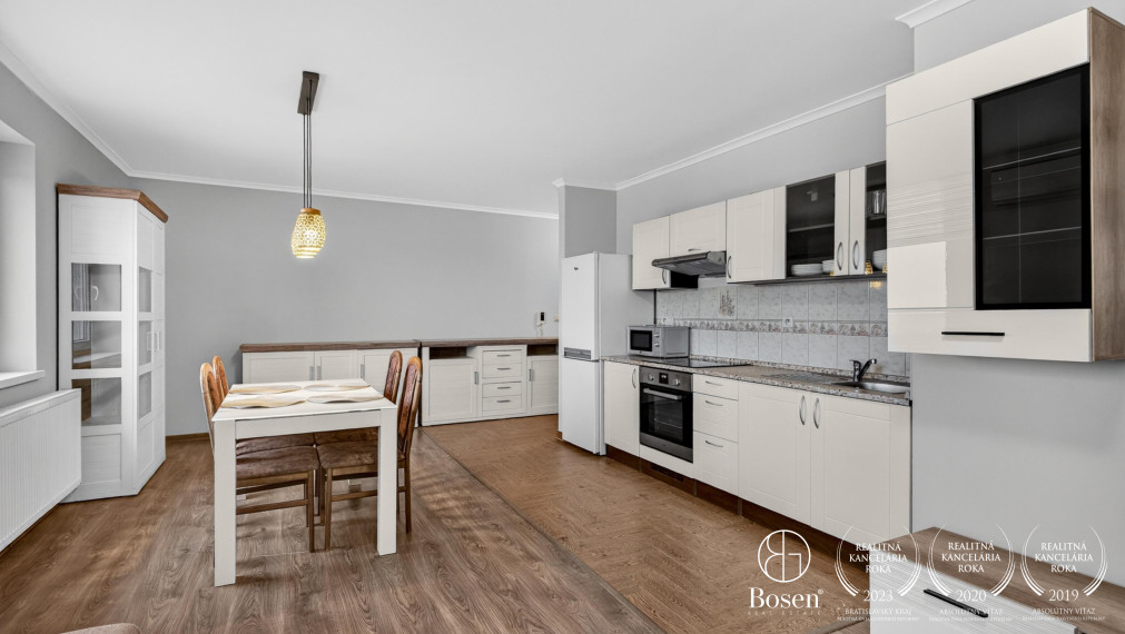 BOSEN | veľký 2 izbový byt vo Veľkých Levároch