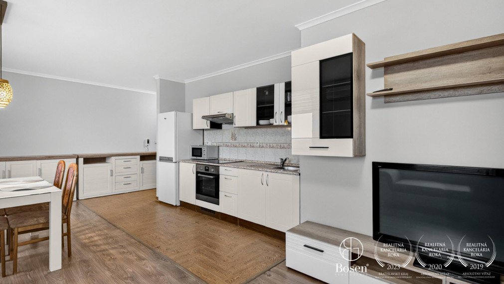 BOSEN | veľký 2 izbový byt vo Veľkých Levároch