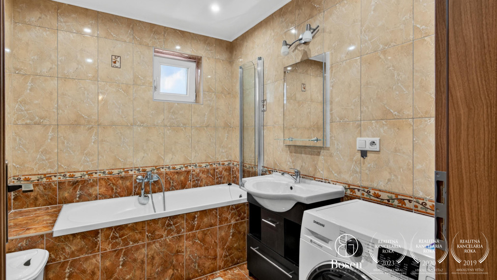 BOSEN | veľký 2 izbový byt vo Veľkých Levároch