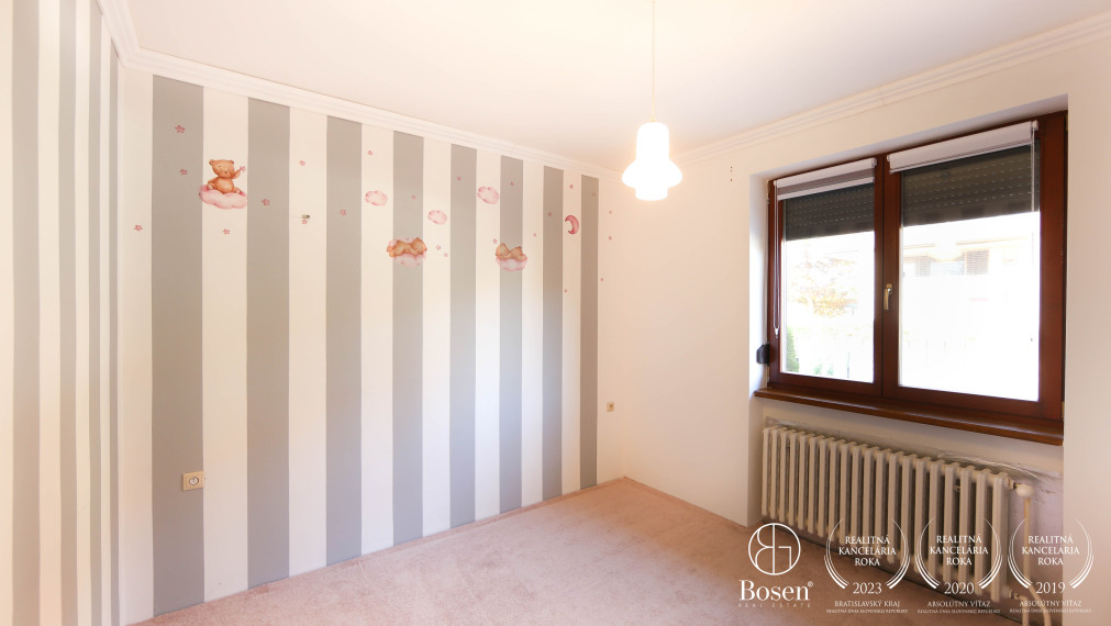 BOSEN | Na predaj priestranný 4-izb. RD v tichej časti mesta