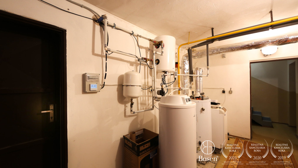 BOSEN | Na predaj priestranný 4-izb. RD v tichej časti mesta