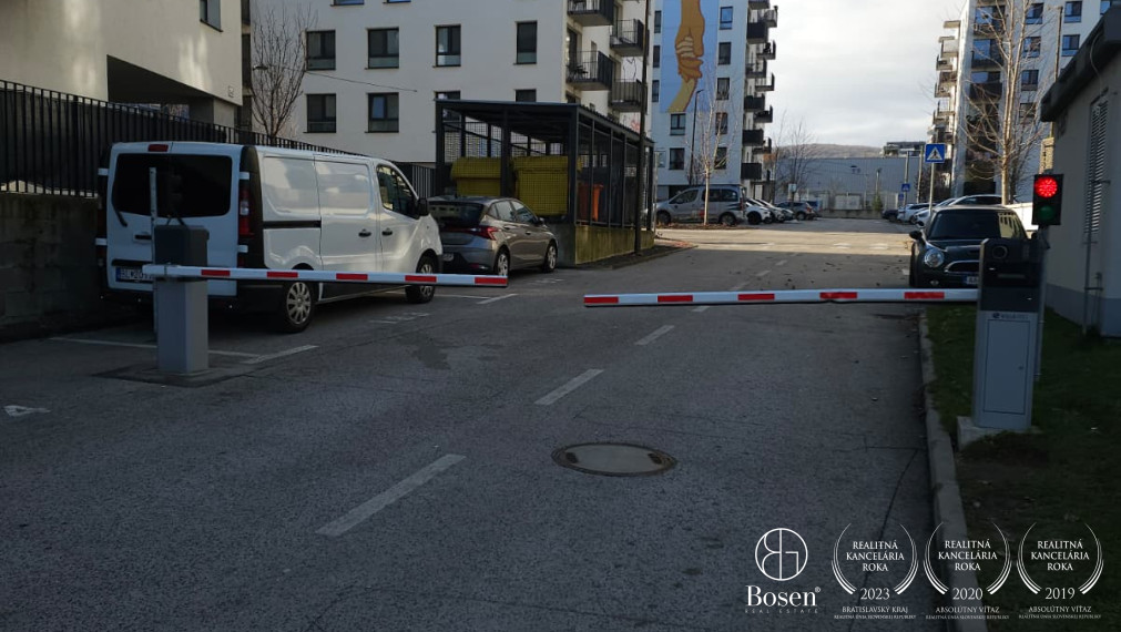 BOSEN | parkovacie státie Bratislava - Dúbravka - Dúbravy
