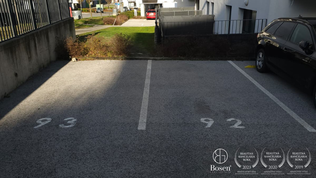 BOSEN | parkovacie státie Bratislava - Dúbravka - Dúbravy