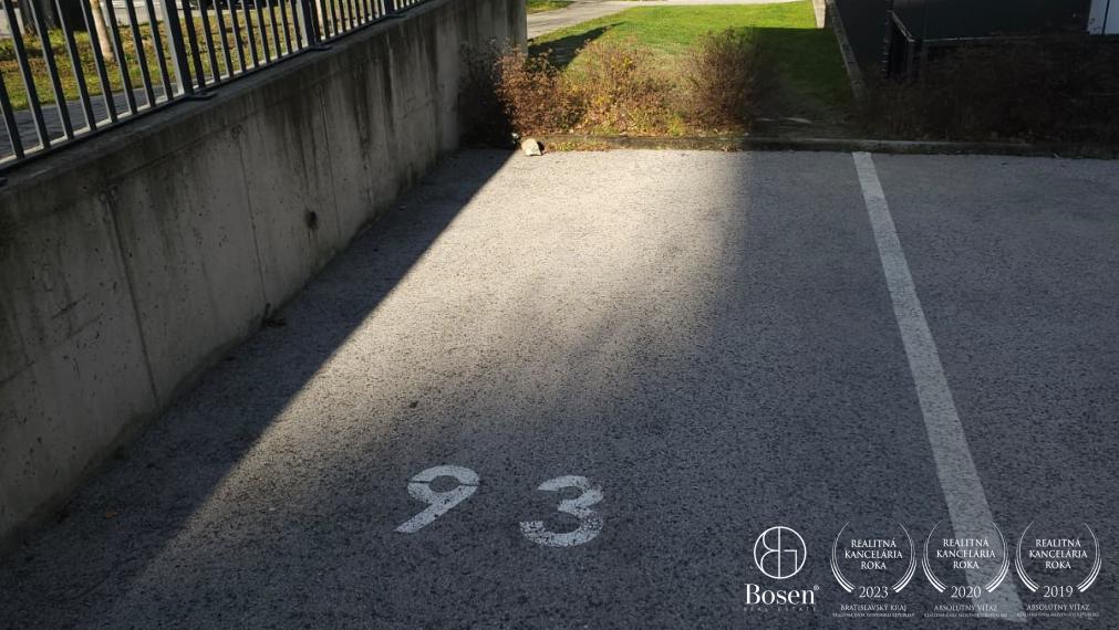 BOSEN | parkovacie státie Bratislava - Dúbravka - Dúbravy