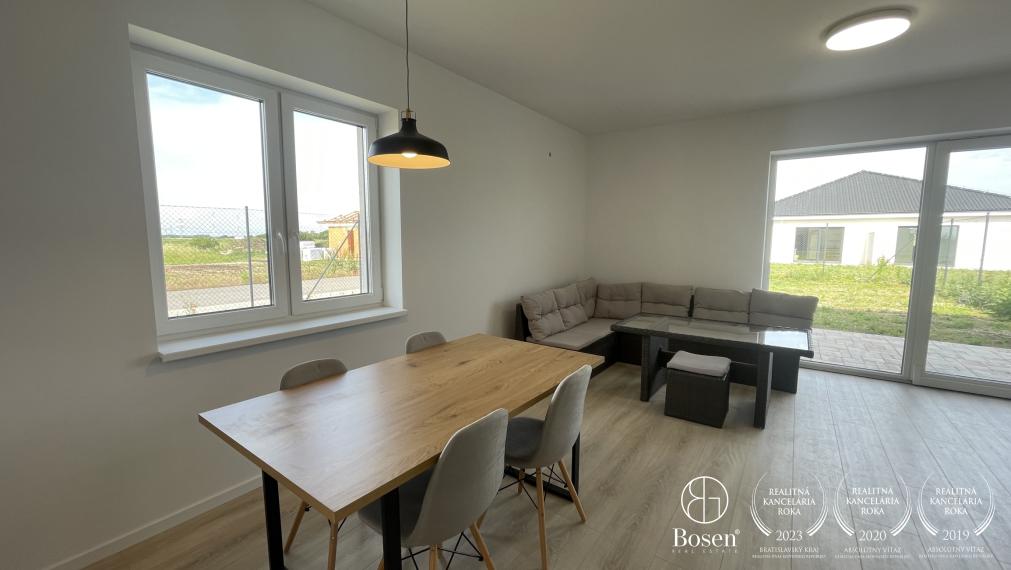 BOSEN | Zariadený trojizbový byt v dvojdome v novej tichej lokalite, Miloslavov, Liesková, 425 m2