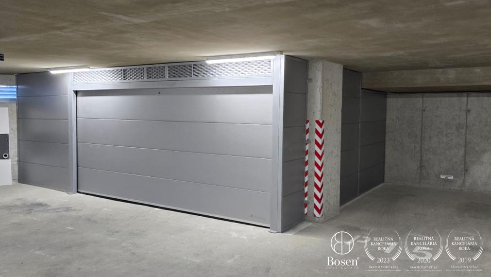 BOSEN | Uzamykateľná garáž 30 m² – elektrina, predpríprava na nabíjačku, novostavba, Podunajské Biskupice