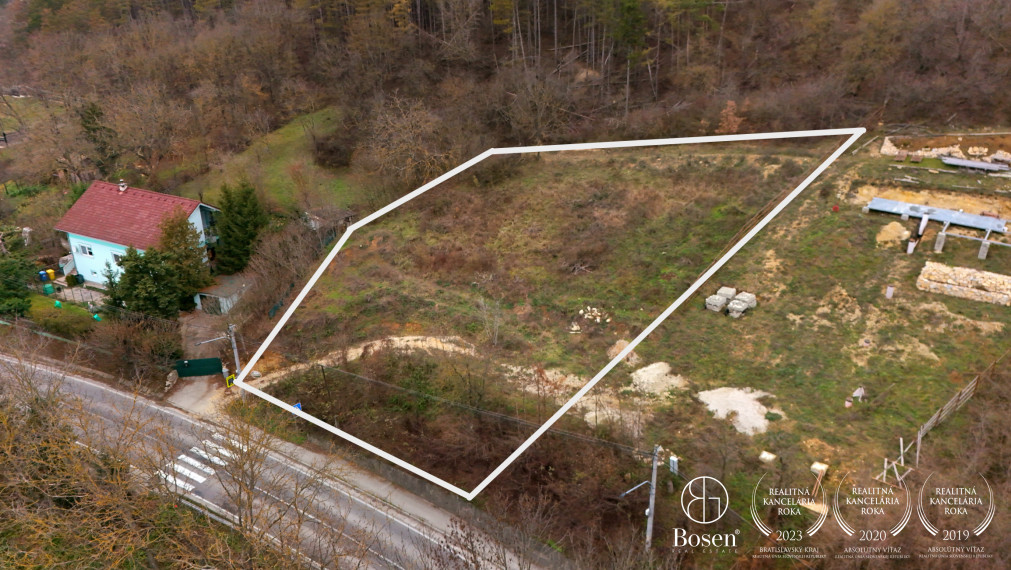 BOSEN | Na predaj stavebný pozemok - investičná príležitosť na výstavbu chaty