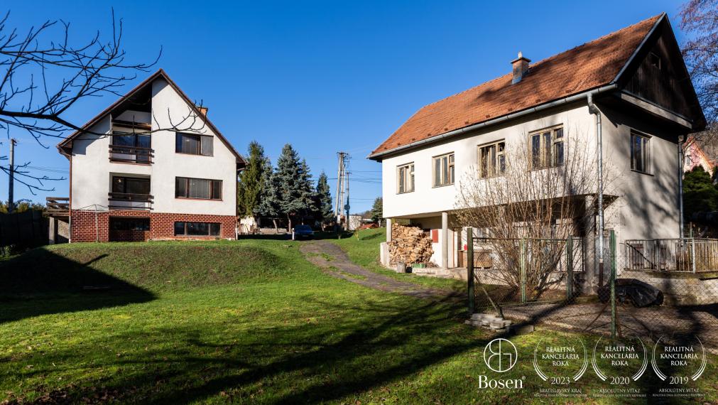 Priestranný rodinný dom s garážou – Hontianske Nemce