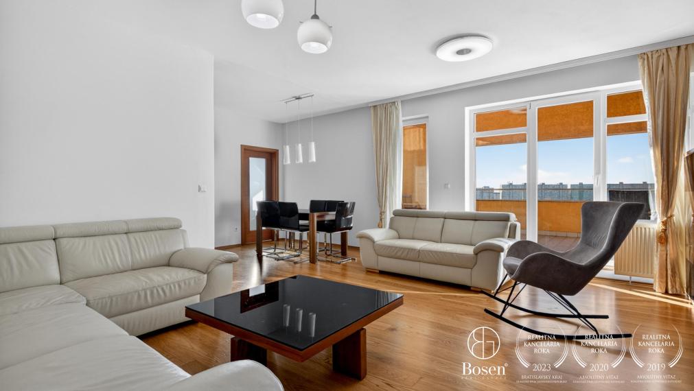 BOSEN | Na prenájom 4 izbový byt s veľkou terasou, zimnou záhradou a parkovacím miestom