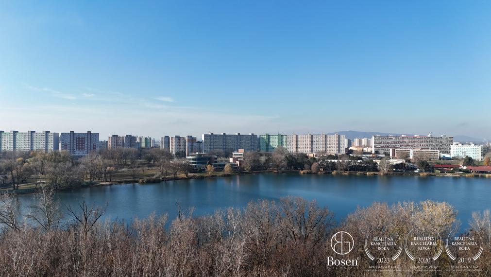 BOSEN | Na prenájom 4 izbový byt s veľkou terasou, zimnou záhradou a parkovacím miestom