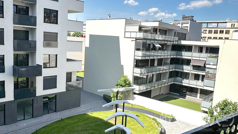 BOSEN | Prémiový, zariadený 3-izbový klimatizovaný byt s balkónom v novostavbe Kesselbauer - Námestie 1. mája, 76 m²