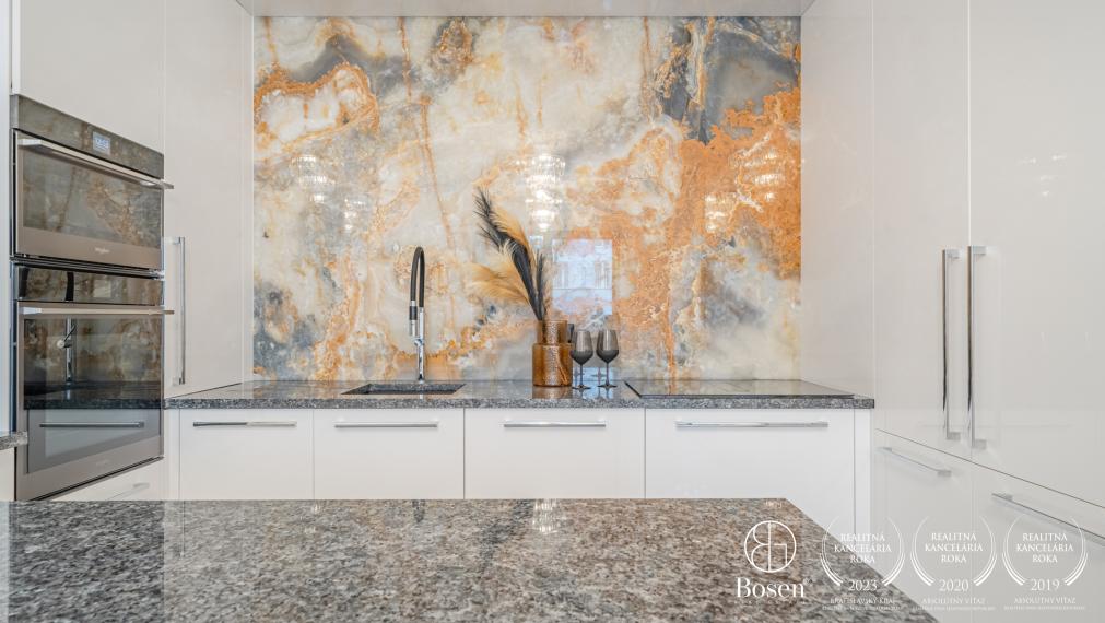 BOSEN | Prémiový, zariadený 3-izbový klimatizovaný byt s balkónom v novostavbe Kesselbauer - Námestie 1. mája, 76 m²