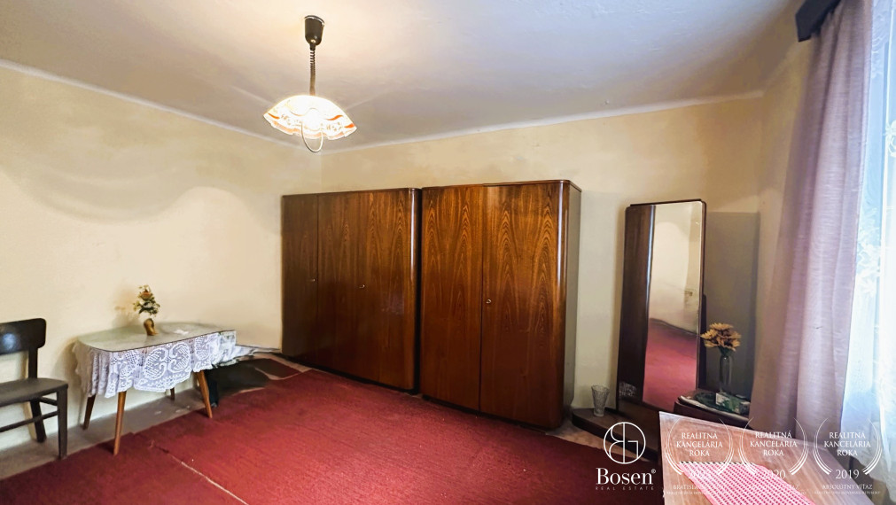 LOYALTERS | menší rodinný dom v Šášovskom Podhradí