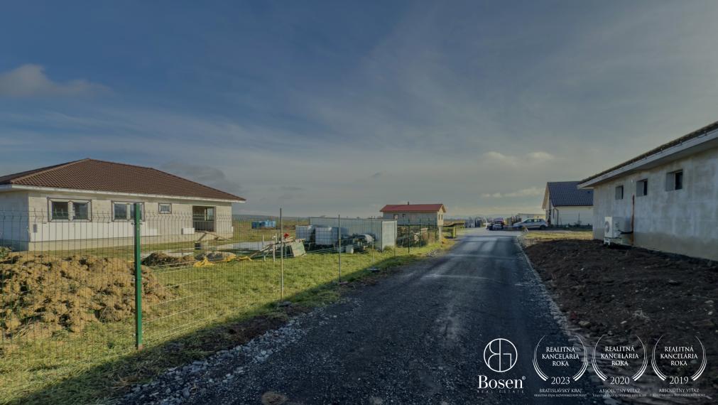 BOSEN | Stavebný pozemok s elektrikou, Močiar, Rimavské Janovce