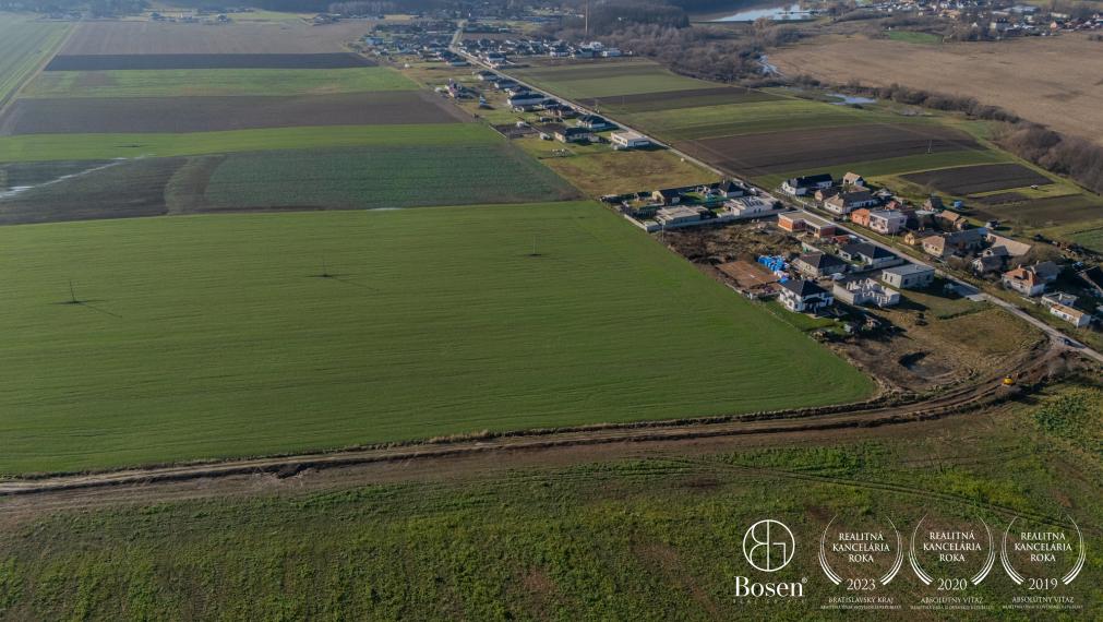 BOSEN | Stavebný pozemok s elektrikou, Močiar, Rimavské Janovce