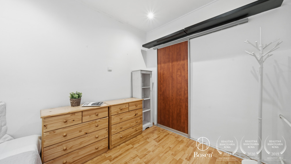 BOSEN | 2,5 izb. byt s potenciálom na rekonštrukciu, Sibírska ulica, BA - Nové Mesto, 57 m2