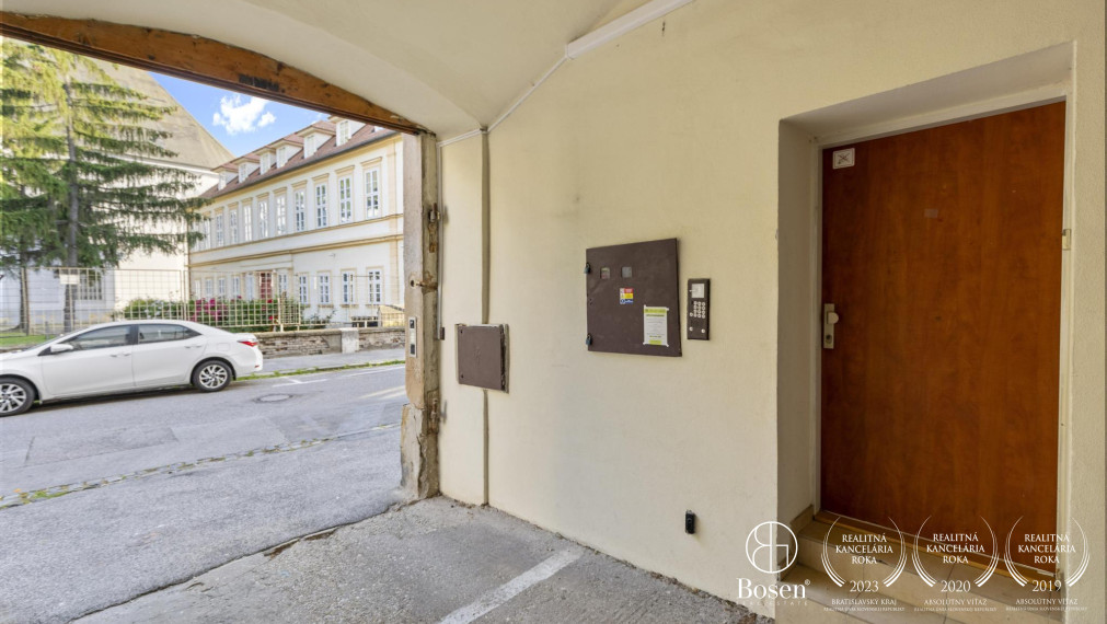 BOSEN | Nezariadený 3 izb. byt, Panenská 25, Bratislava Staré Mesto 100m2
