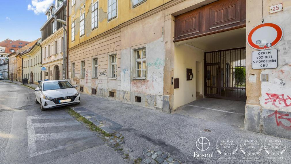 BOSEN | Nezariadený 3 izb. byt, Panenská 25, Bratislava Staré Mesto 100m2