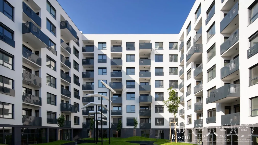 LOYALTERS | Predaj 3-izbového apartmánu s balkónom 82m2 | Kesselbauer |