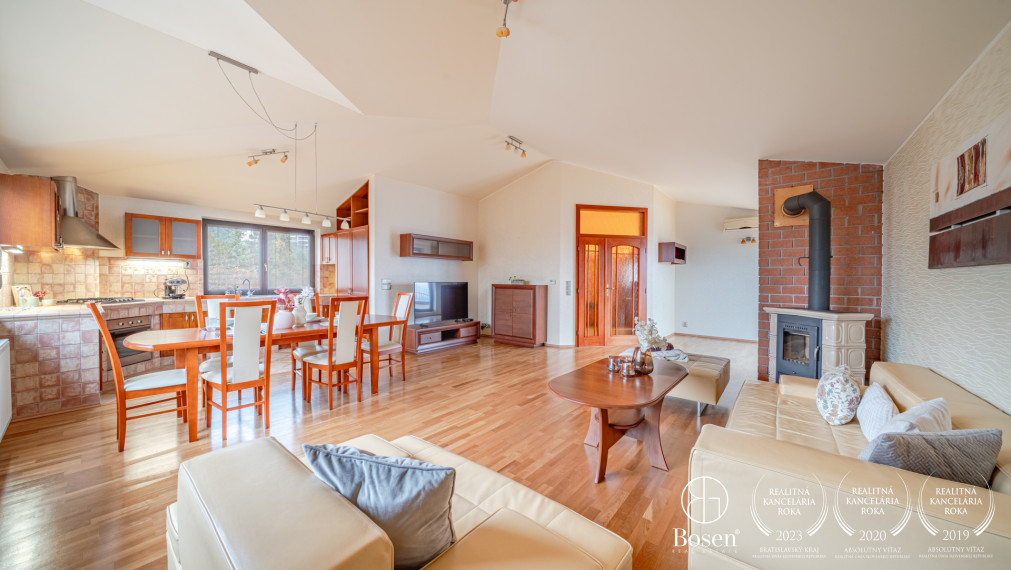 BOSEN | Priestranný 4-izbový byt 140 m² s 40 m² terasou – Hradný kopec, panoramatický výhľad