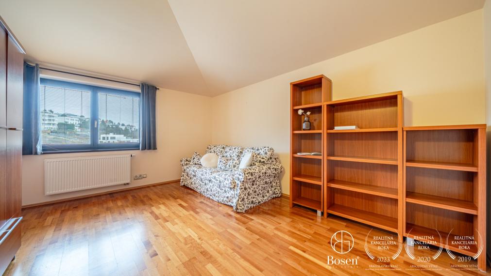 BOSEN | Priestranný 4-izbový byt 140 m² s 40 m² terasou – Hradný kopec, panoramatický výhľad