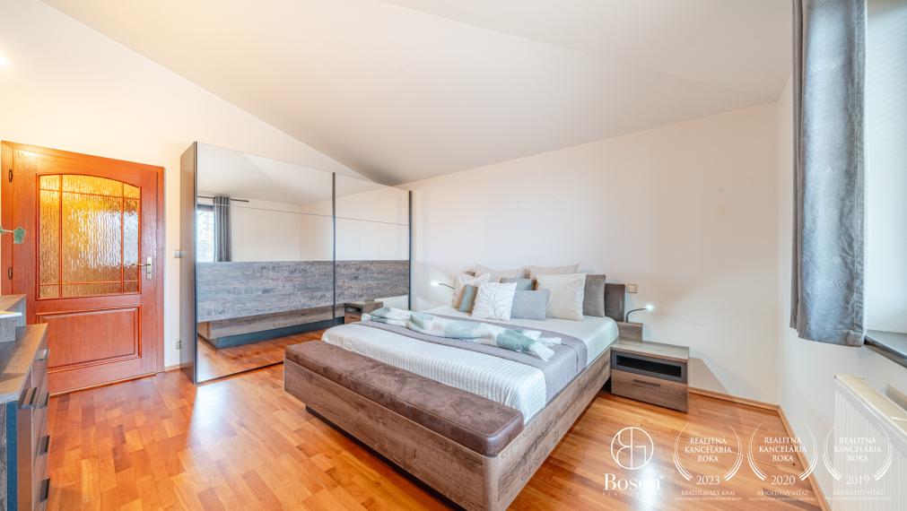 BOSEN | Priestranný 4-izbový byt 140 m² s 40 m² terasou – Hradný kopec, panoramatický výhľad