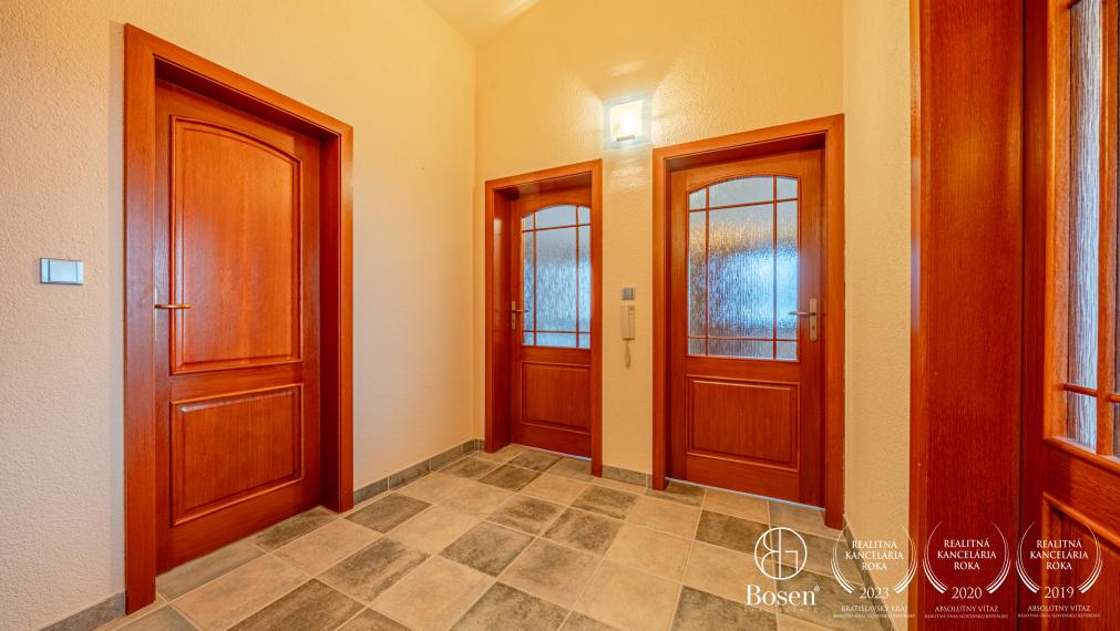 BOSEN | Priestranný 4-izbový byt 140 m² s 40 m² terasou – Hradný kopec, panoramatický výhľad