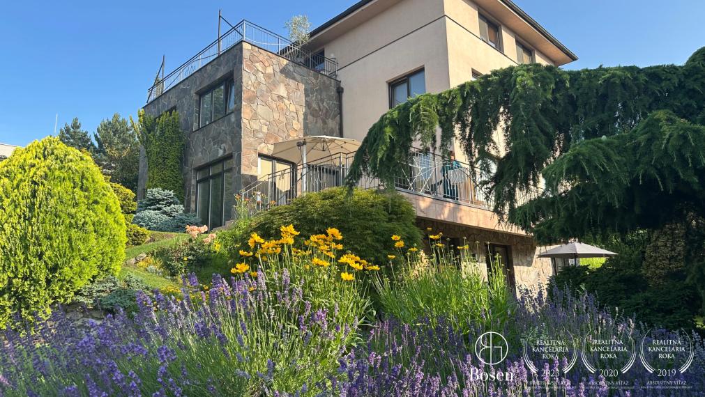 BOSEN | Priestranný 4-izbový byt 140 m² s 40 m² terasou – Hradný kopec, panoramatický výhľad