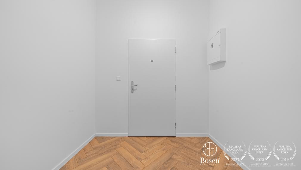 LOYALTERS | Predaj 3-izbového apartmánu s balkónom 82m2 | Kesselbauer |