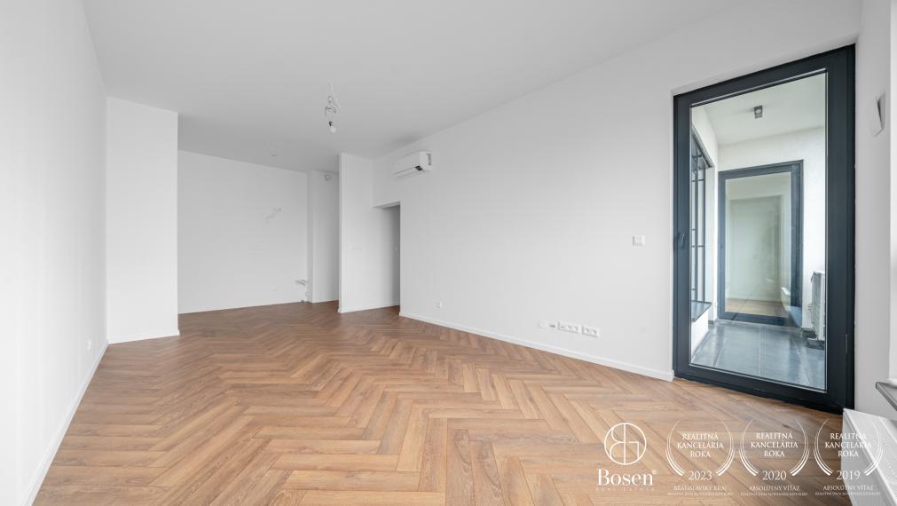 LOYALTERS | Predaj 3-izbového apartmánu s balkónom 82m2 | Kesselbauer |