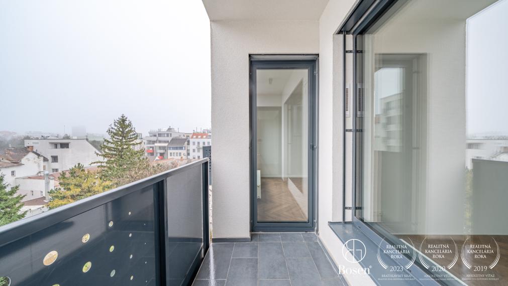 LOYALTERS | Predaj 3-izbového apartmánu s balkónom 82m2 | Kesselbauer |