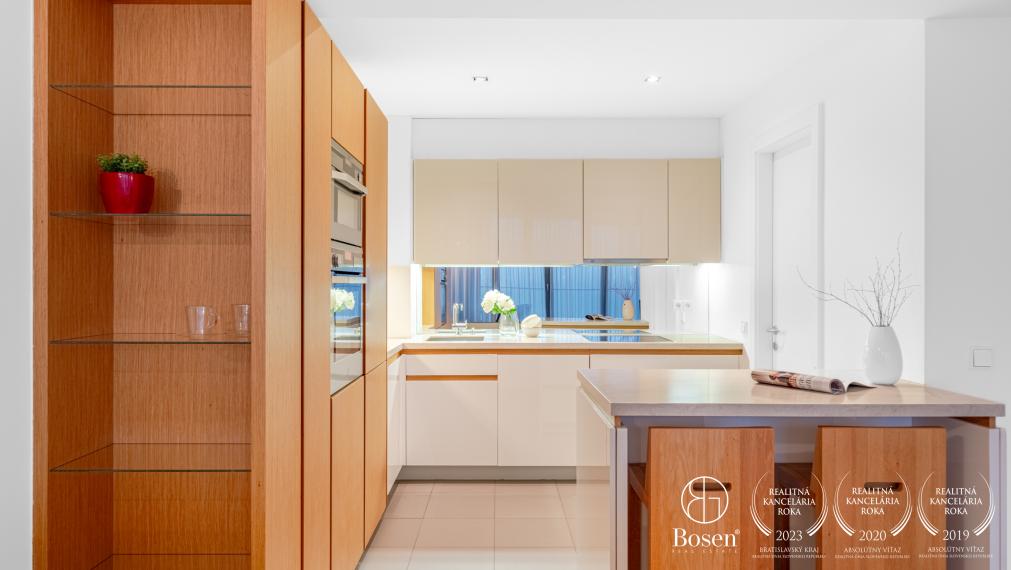 BOSEN | Zariadený 2-izbový byt s terasou a výhľadom na Dunaj – EUROVEA