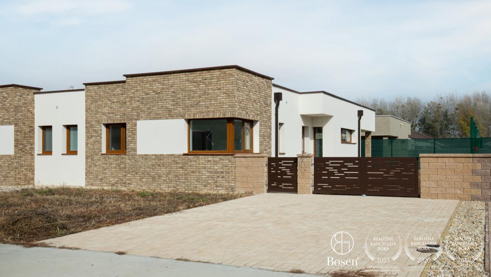 BOSEN | Rodinný dom s dvoma bytovými jednotkami s TEPELNÝM ČERPADLOM V CENE, Dunajský Klátov